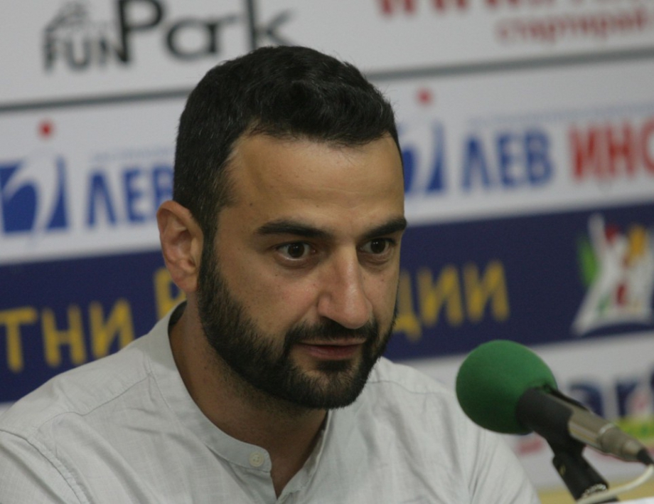 Божков да върне акциите в клуба