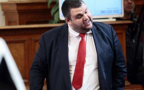 Делян Пеевски направи голямо дарение на „Левски“