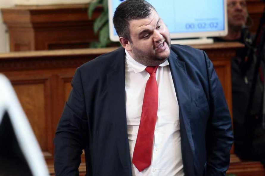 Делян Пеевски направи голямо дарение на „Левски“
