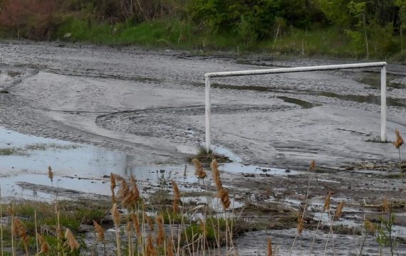 Вижте кога подновяват футболното първенство в България