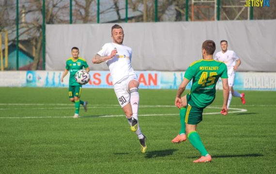 COVID-19 повторно спря първенство с куп българи