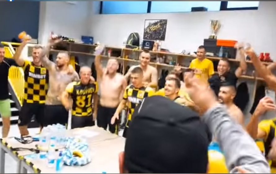 Лудница в съблекалнята на Ботев, след боя по Локо (ВИДЕО) | KotaSport