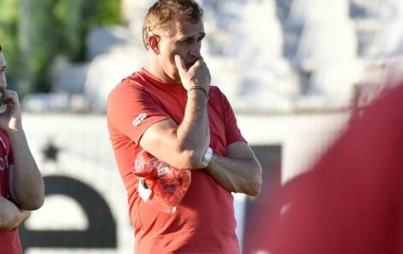 Акрапович ще поеме ЦСКА, но влезе в задочен спор с Крушарски