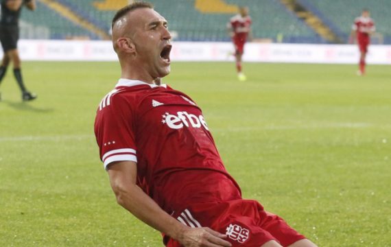 Мартин Камбуров стана баща, синът му ще носи неговото име
