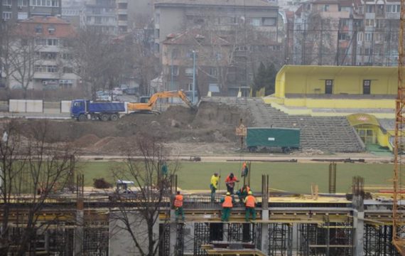 Подписаха договора за реконструкция на стадион „Христо Ботев“