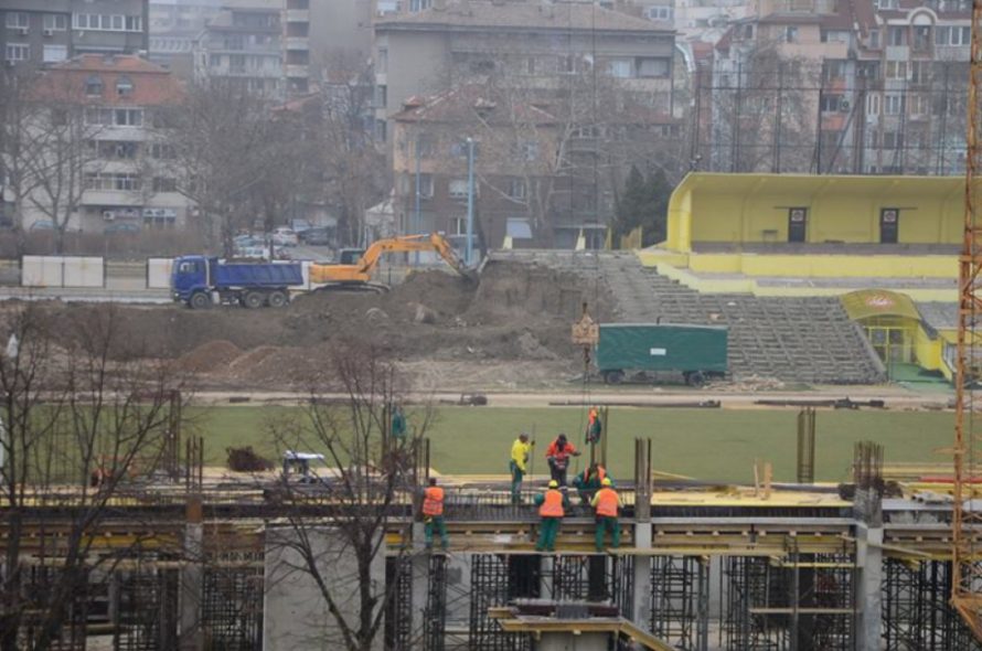 Подписаха договора за реконструкция на стадион „Христо Ботев“