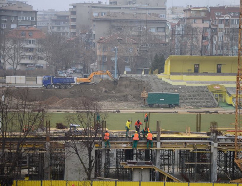 Подписаха договора за реконструкция на стадион „Христо Ботев“