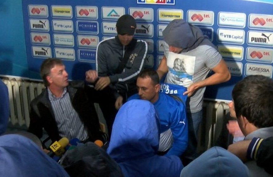 В Босна изригнаха срещу Петев: Трябва ли пак да го събличат? (ВИДЕО) | KotaSport
