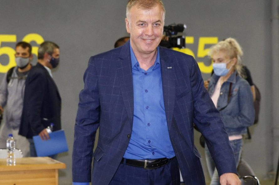 „Левски“ още не се е спасил