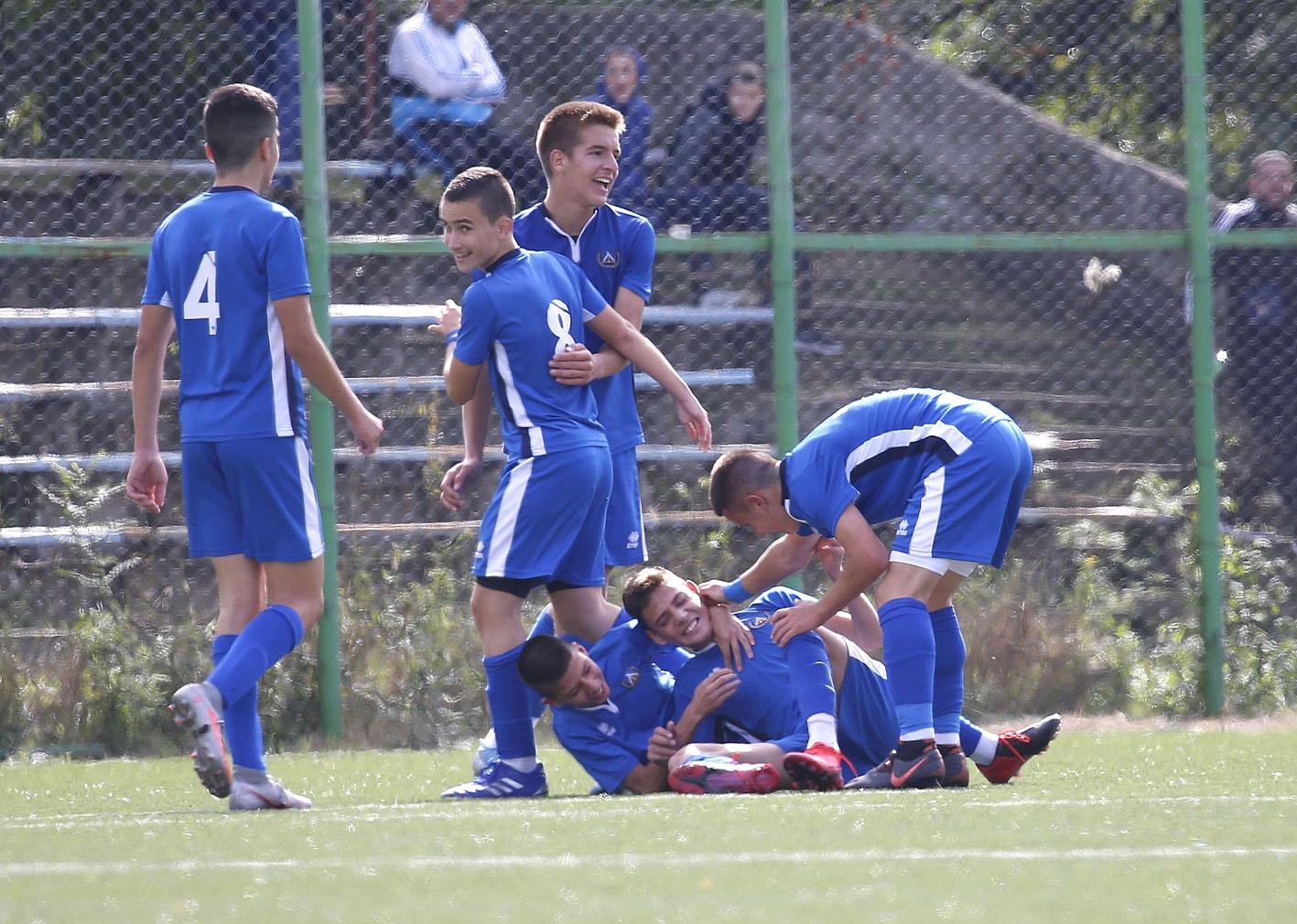 Кошмарна загуба на Левски от Славия при U17, биха „белите“ при U15 (ВИДЕО) | KotaSport