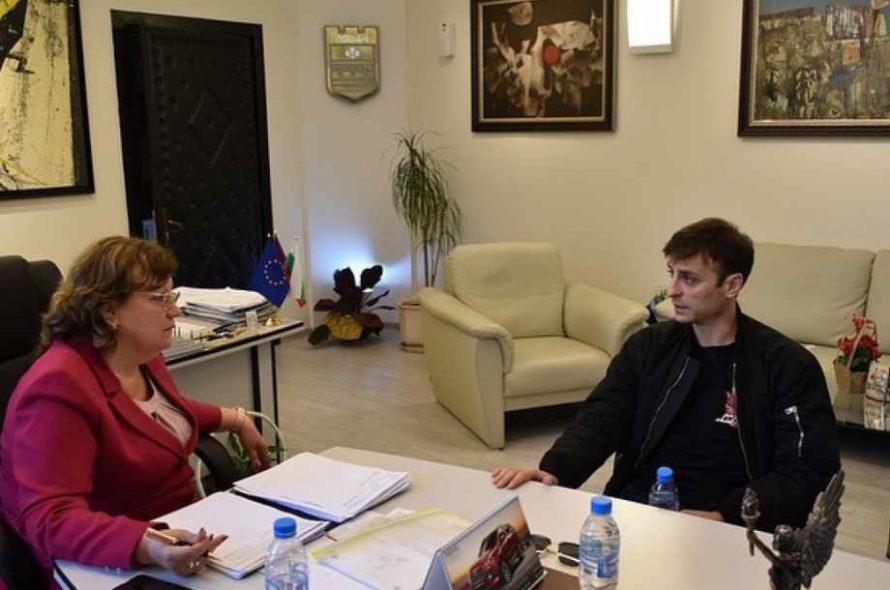 Димитър Бербатов посети Ловеч, срещна се с кмета и футболни деятели