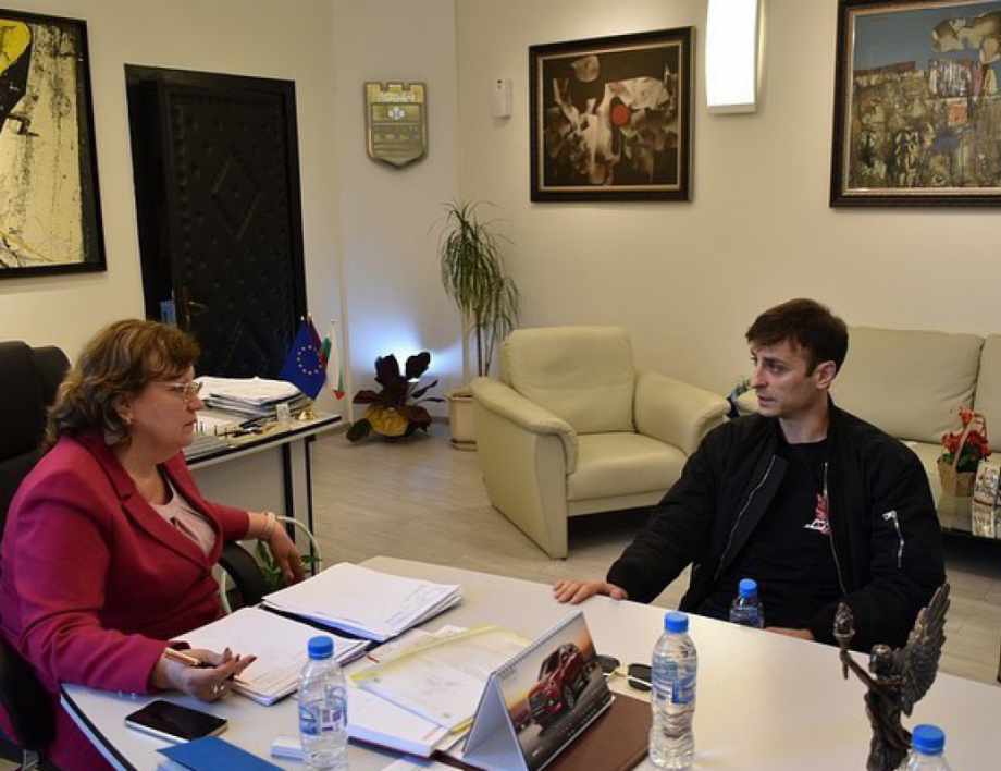 Димитър Бербатов посети Ловеч, срещна се с кмета и футболни деятели