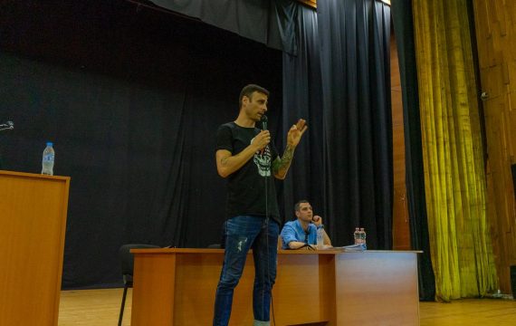 Бербатов: Понякога всичко, от което се нуждаете, е топка и стена (ВИДЕО) | KotaSport