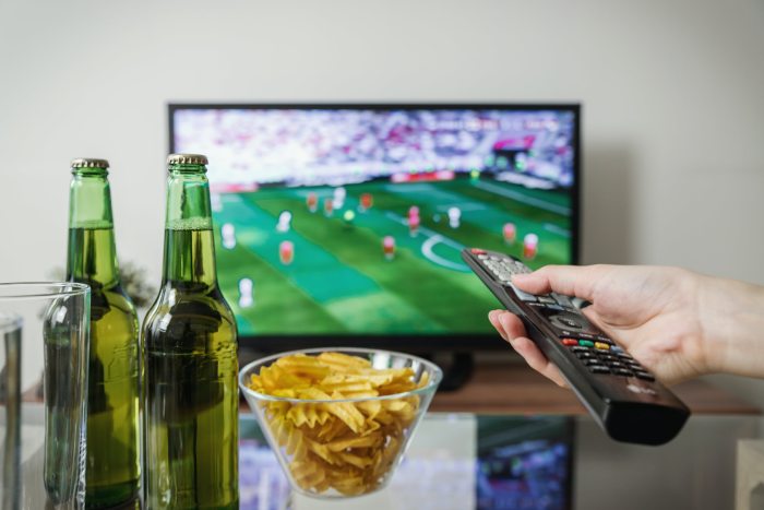 Изместват ли онлайн мачовете гледането на спорт пред ТВ?