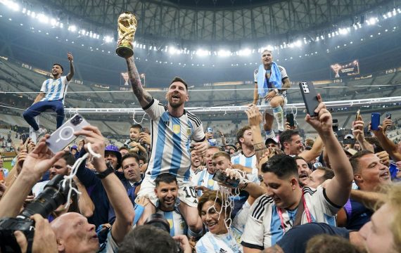 Аржентина е новият световен шампион по футбол, а Меси постига мечтата си