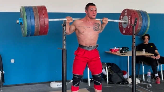 Карлос Насар - български спортист, многократен шампион по вдигане на тежести